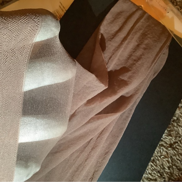 Donna Karan the nudes essential toners pantyhose, color A05, size: M - Picture 12 of 12